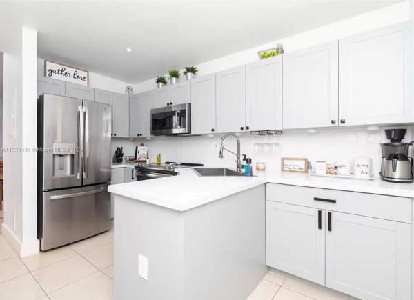 Ibis Villas At Miami Gardens, 8535 NW 189th Ln, Hialeah, Florida 33015, image 3