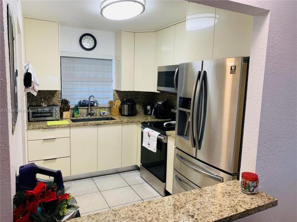 Lago Grande, 6395 W 27th Ave #202, Hialeah, Florida 33016, image 1
