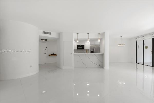 Spinnaker Bay, 21085 NE 34th Ave #203-1, Aventura, Florida 33180, image 2