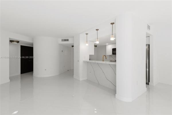 Spinnaker Bay, 21085 NE 34th Ave #203-1, Aventura, Florida 33180, image 3