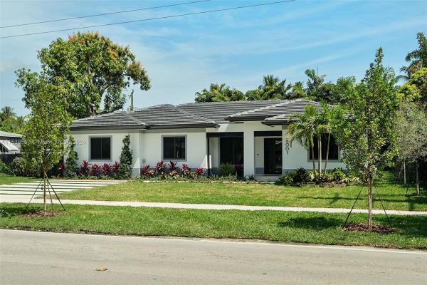Cambridge Lawns Park, 6001 SW 62nd Ave, South Miami, Florida 33143, image 3