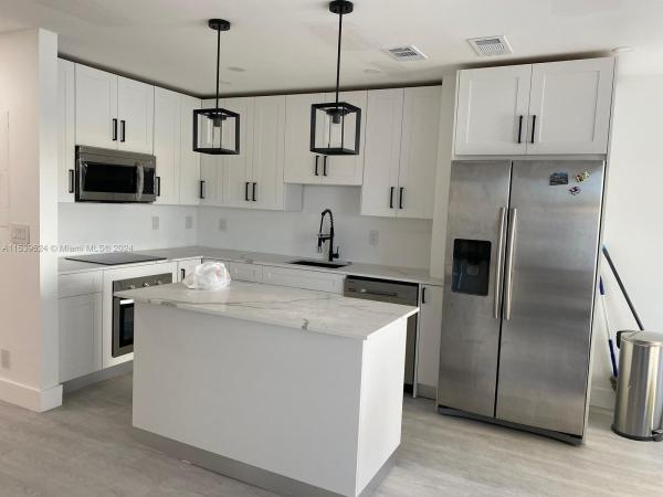 Weitzer Serena Lakes Townhomes, 17561 SW 140th Ct, Richmond West, Florida 33177, image 3
