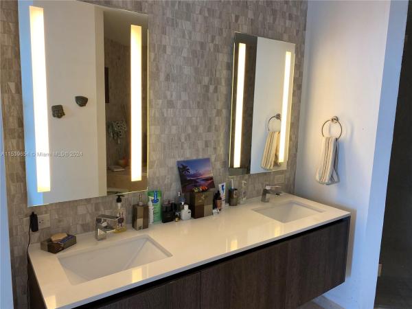 Reach Brickell City Centre, 68 SE 6th St #3601, Miami, Florida 33131, image 3