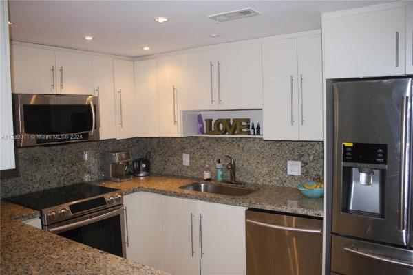 Arlen House East, Sunny Isles Beach, Florida 33160, image 1