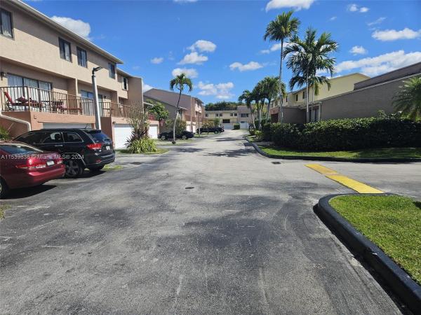 Suncrest Townhouses, 8694 SW 154th Cir Pl #1D, Kendall West, Florida 33193, image 2