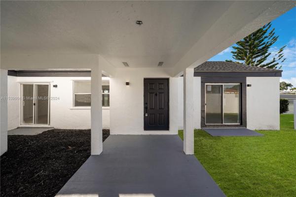 Weitzer Shauna Meadows, 15920 SW 155th Ave, Richmond West, Florida 33187, image 2