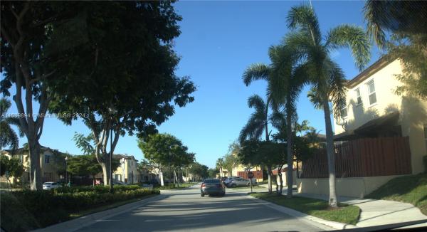 The Shores At Isles Of Bayshore, 9143 SW 227th St #3, Cutler Bay, Florida 33190, image 3