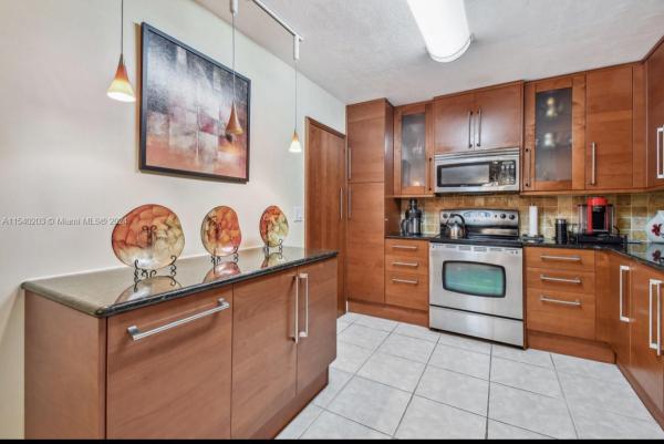 Boulevard Heights, 7431 Taylor St, Hollywood, Florida 33024, image 2