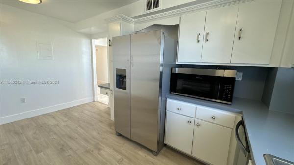 Commodore Plaza Century, 2780 NE 183rd St #2102, Aventura, Florida 33160, image 3