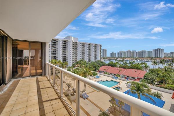 Harbor Tower At The Waterways, 3598 Yacht Club Dr #703, Aventura, Florida 33180, image 3