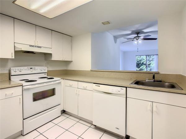 El Camino Real North, 10500 SW 8th St #402, University Park, Florida 33174, image 1