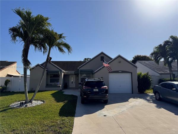 Lakes Of Avalon, 19129 NW 80th Ct, Hialeah, Florida 33015, image 2