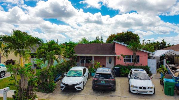 Comfort Villas, 16238 SW 305th St, Leisure City, Florida 33033, image 1