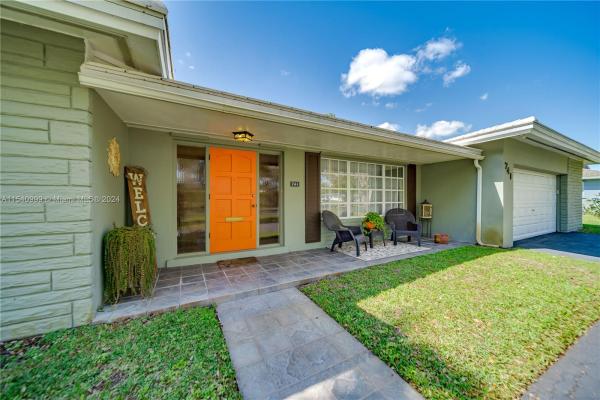 Plantation Park Lakesites, 741 SW 59th Ave, Plantation, Florida 33317, image 1