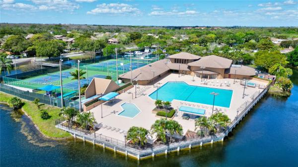 Alhambra Village, 2302 NW 37th Ave, Coconut Creek, Florida 33066, image 1