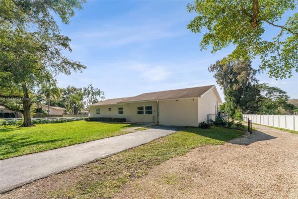 Seligman Durango Estates, 5101 SW 199th Ave, Southwest Ranches, Florida 33332, image 3