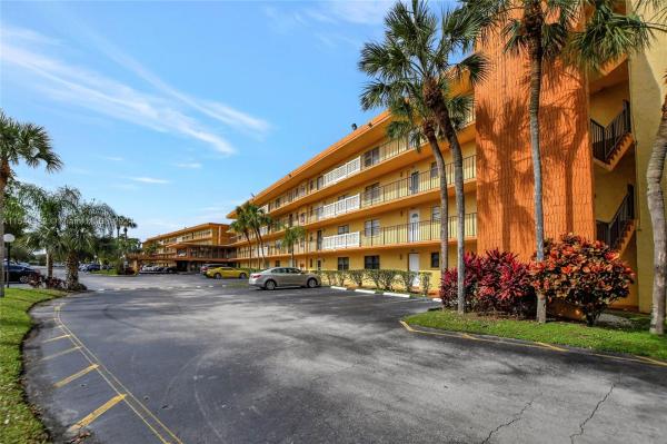Isle Of Boca Dunes, 9273 SW 8th St #215, Boca Raton, Florida 33428, image 3