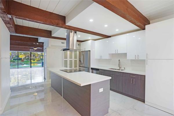 Majestic View, 701 E Coco Plum Cir #5, Plantation, Florida 33324, image 1