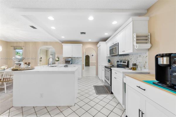 Pine Tree Golf Club, 10611 Saint Andrews Rd, Boynton Beach, Florida 33436, image 1