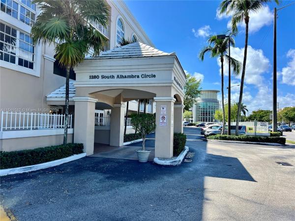 University Inn, 1280 S Alhambra Cir #1114, Coral Gables, Florida 33146, image 2