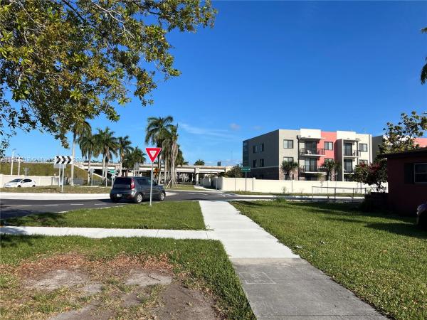 Lincoln Estates, 10700 W Old Cutler Rd, Goulds, Florida 33170, image 2