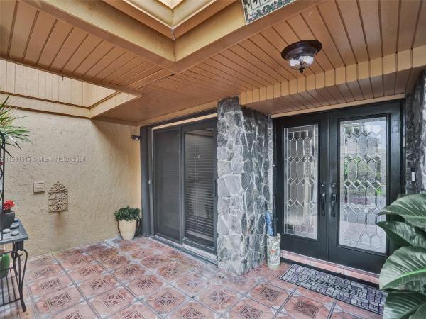 Villa Residences Of Emerald Hills, 3650 N 36th Ave #47, Hollywood, Florida 33021, image 2