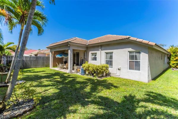 Poinciana Parc, 13744 S Garden Cove Cir, Davie, Florida 33325, image 2