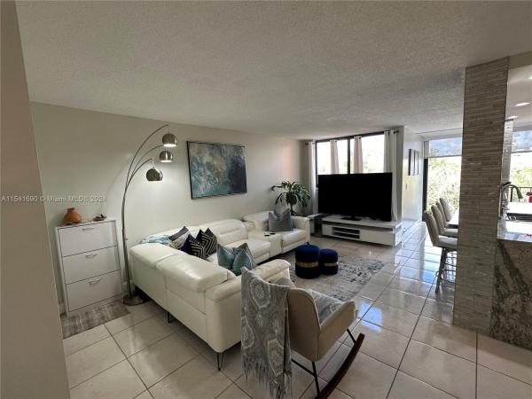 Versailles Gardens, 9410 W Flagler St #410, Fountainebleau, Florida 33174, image 1