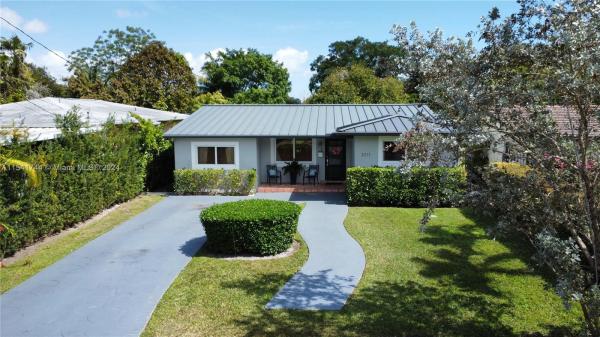Coral Villas, 3311 SW 64th Ave, Tamiami, Florida 33155, image 1