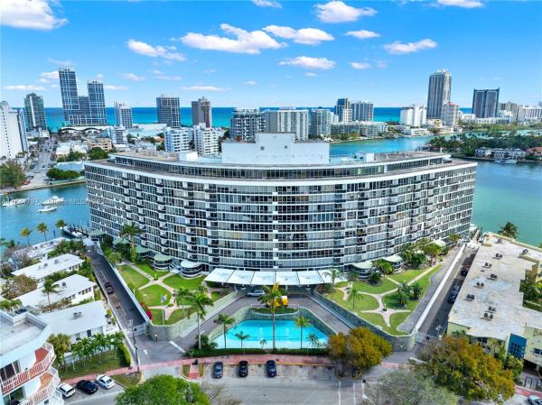 King Cole, 900 Bay Dr #109, Miami Beach, Florida 33141, image 1
