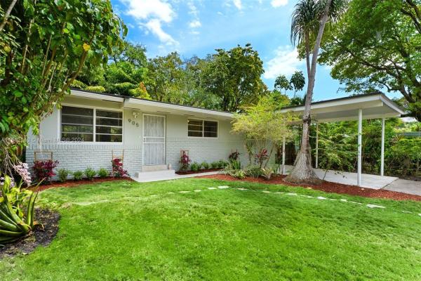 Country Club, 905 NW 10th Ave, Miami, Florida 33136, image 1