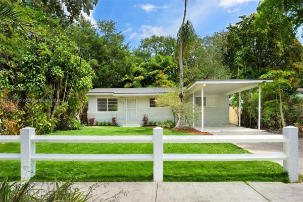 Country Club, 905 NW 10th Ave, Miami, Florida 33136, image 2