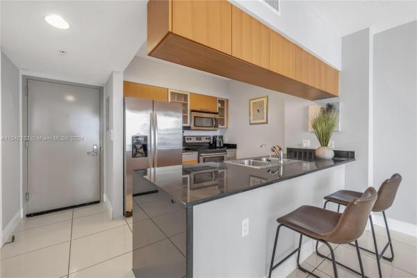 Opera Tower, 1750 N Bayshore Dr #2304, Miami, Florida 33132, image 3