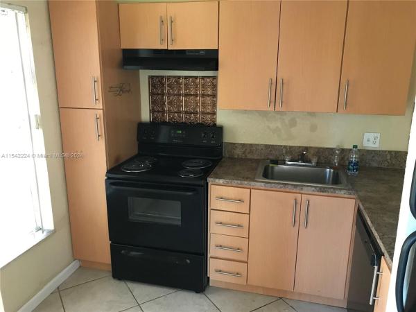 Sunrise On The Green, 4013 N University Dr #212, Sunrise, Florida 33351, image 1