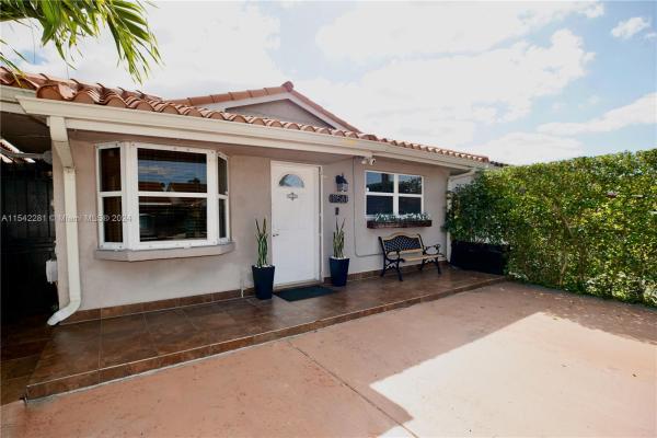 Biltmore Estates, 11561 NW 88th Ave, Hialeah Gardens, Florida 33018, image 2