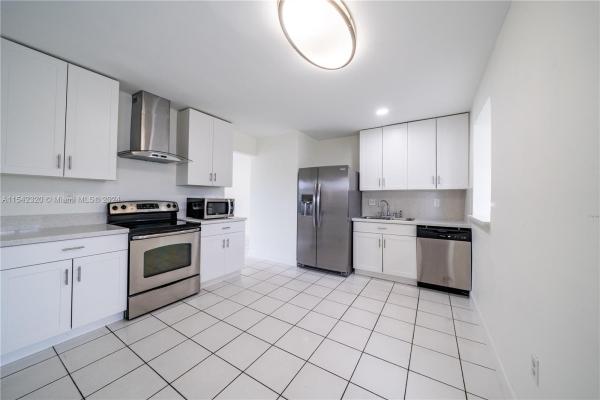 Coral Gardens, 9351 SW 27th St, Westchester, Florida 33165, image 2