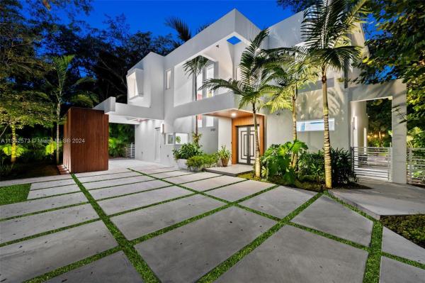 Pomona, 3901 Kumquat Ave, Miami, Florida 33133, image 1