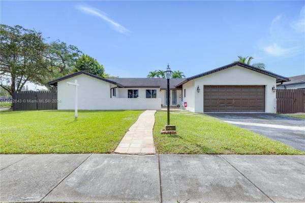 Caravel At Calusa, 13700 SW 104th Ter, The Hammocks, Florida 33186, image 3