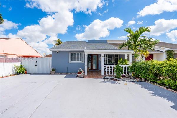 Grand Canal Homes, 425 SW 96th Ct #1, Fountainebleau, Florida 33174, image 1