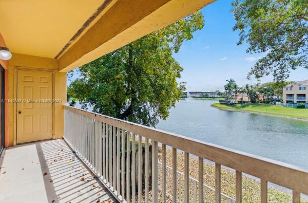 Villas At Lakeview, 5200 NW 31st Ave #95, Fort Lauderdale, Florida 33309, image 1