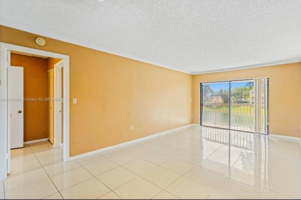 Villas At Lakeview, 5200 NW 31st Ave #95, Fort Lauderdale, Florida 33309, image 2
