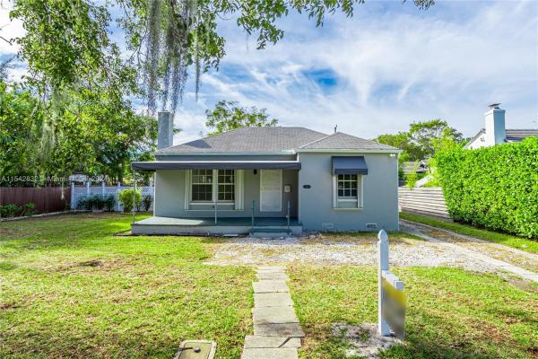 Metcalfs, 242 N Swinton Ave, Delray Beach, Florida 33444, image 1