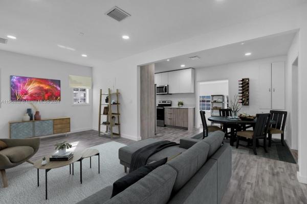 Metcalfs, 242 N Swinton Ave, Delray Beach, Florida 33444, image 3