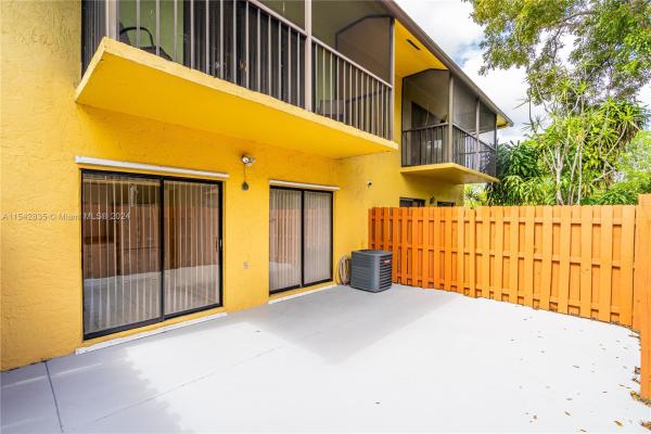 Townhomes Of Monterey, 1172 NE 210th Ter #1172, Ives Estates, Florida 33179, image 1