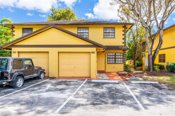Townhomes Of Monterey, 1172 NE 210th Ter #1172, Ives Estates, Florida 33179, image 3
