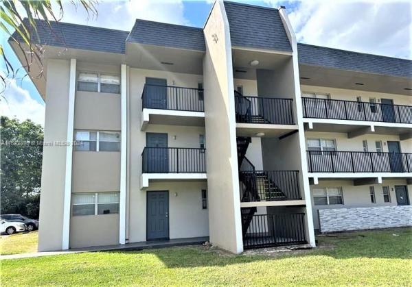 Versailles Gardens, 7820 S Colony Cir S #305, Tamarac, Florida 33321, image 1