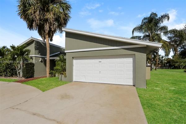 Eastwood Of Wellington, 11647 Anhinga Dr, Wellington, Florida 33414, image 3
