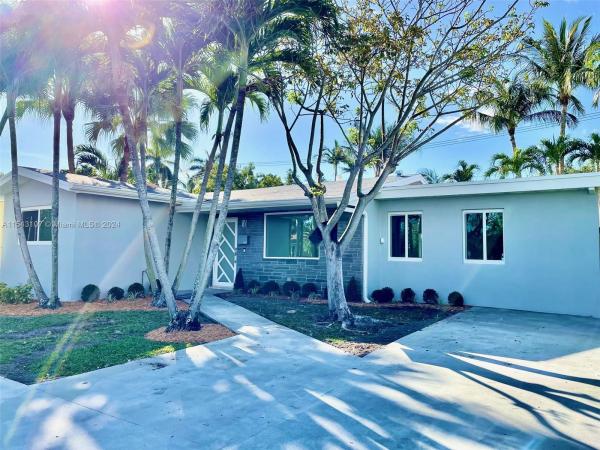 Hollywood Homesites High School, 1410 Coolidge St, Hollywood, Florida 33020, image 1