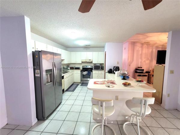Bird Lakes South, 5500 SW 142nd Pl, Kendale Lakes, Florida 33175, image 3