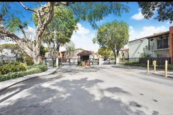Spanish Trace, 10824 N Kendall Dr #S28, Kendall, Florida 33176, image 2